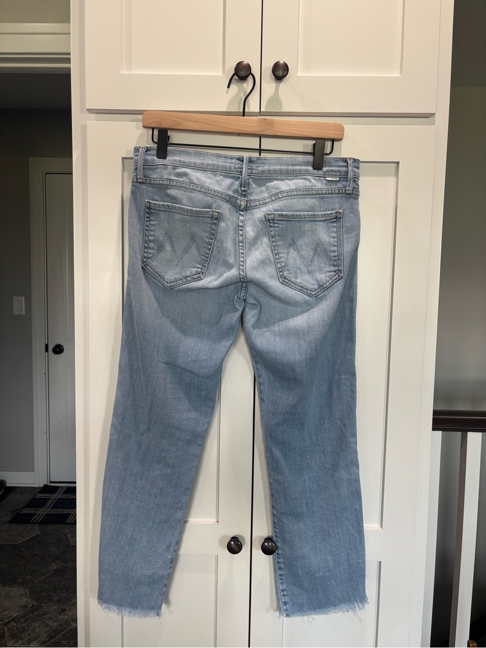 MOTHER The Rascal Fray Light Kitty Cropped Ankle Jeans - Picture 3 of 12